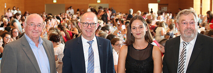 Von links: Georg Riedl (Hochschulkoordinator), Dr. Stefan Arend (KWA Vorstand), Stefanie Hellauer (Regier. Niederbayern), Karl-Heinz Edelmann (Leiter des KWA Bildungszentrums Pfarrkirchen-Bad Griesbach).